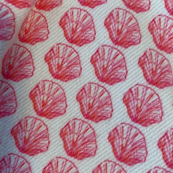 Vineyard Vines pink seashell print skinny pants. - Picture 3 of 5